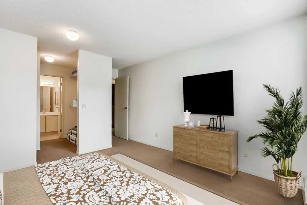 3400 Edenwold Heights NW Calgary AB T3A 3Y5