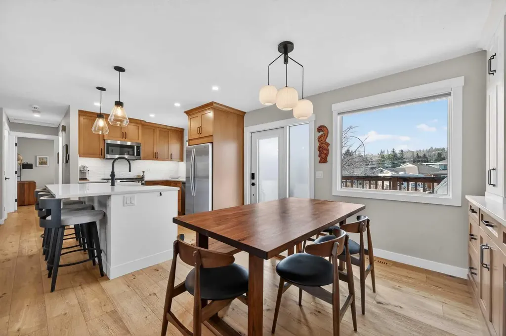 8927 48 Avenue NW Calgary AB T3B 2B5