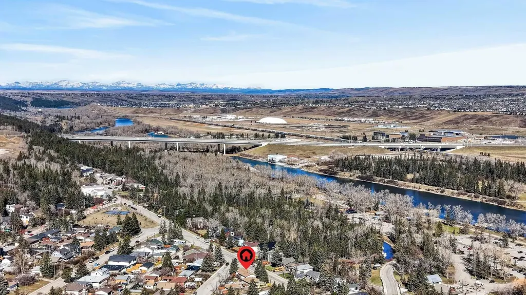 8927 48 Avenue NW Calgary AB T3B 2B5