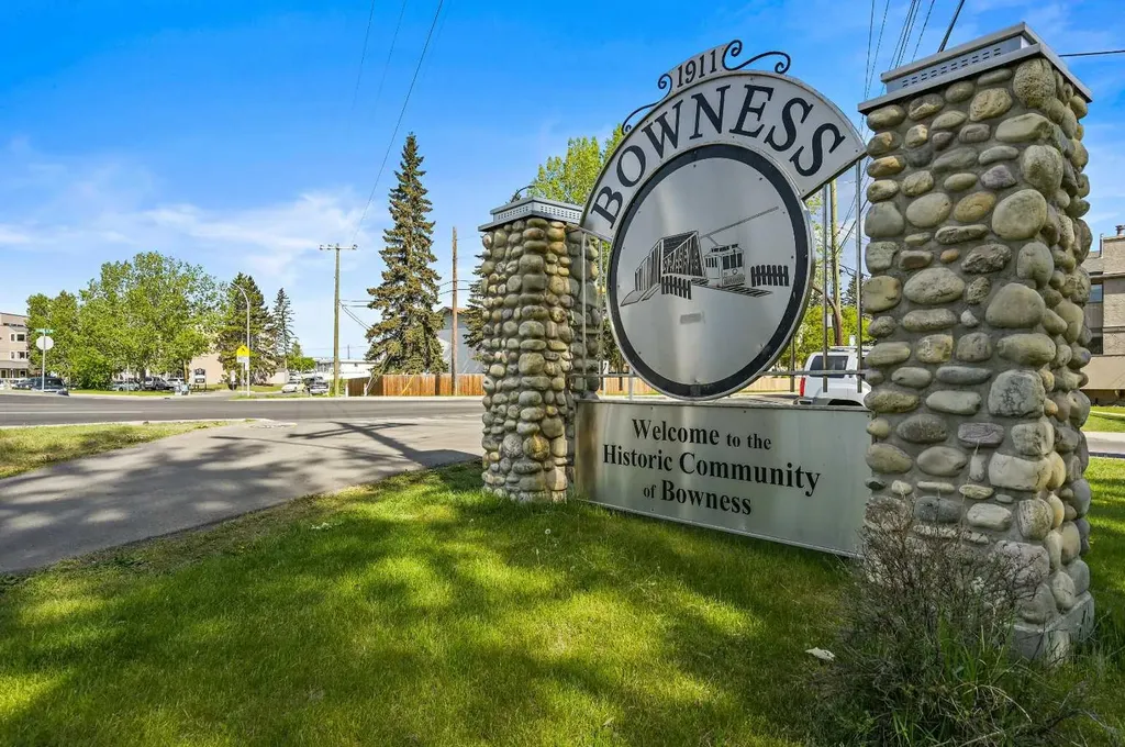8927 48 Avenue NW Calgary AB T3B 2B5