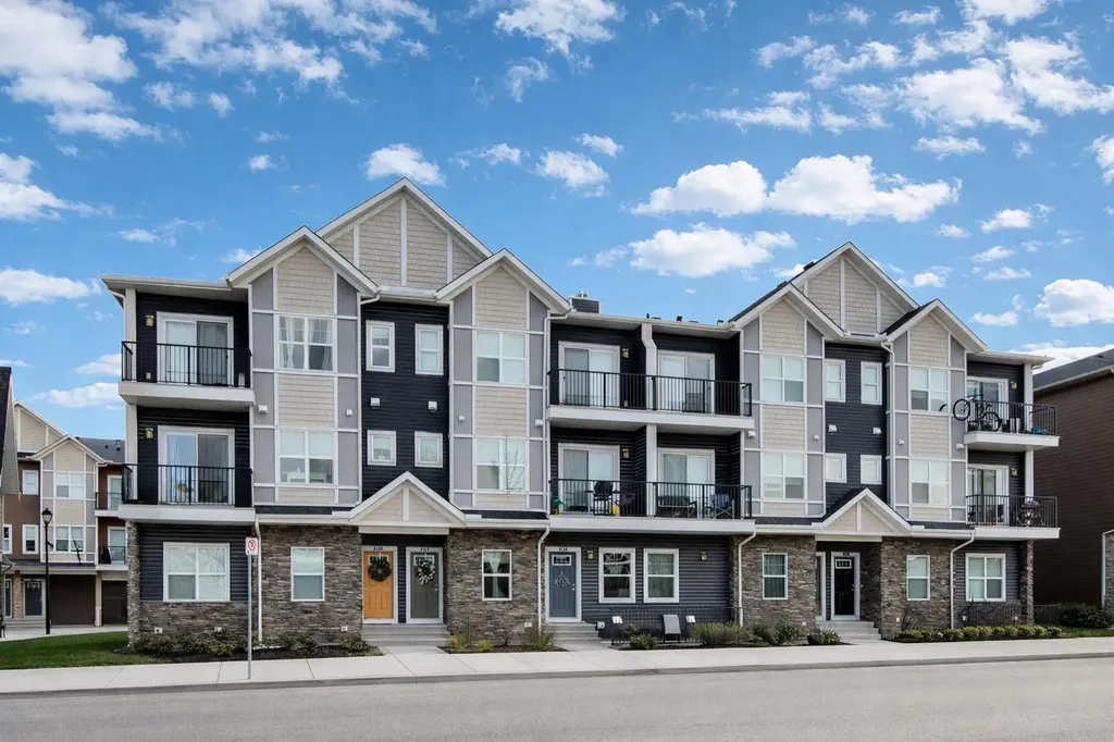 250 Fireside View Cochrane AB T4C2M2