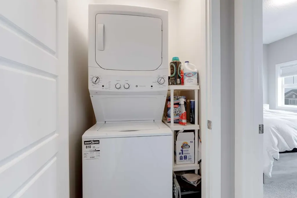 250 Fireside View Cochrane AB T4C2M2
