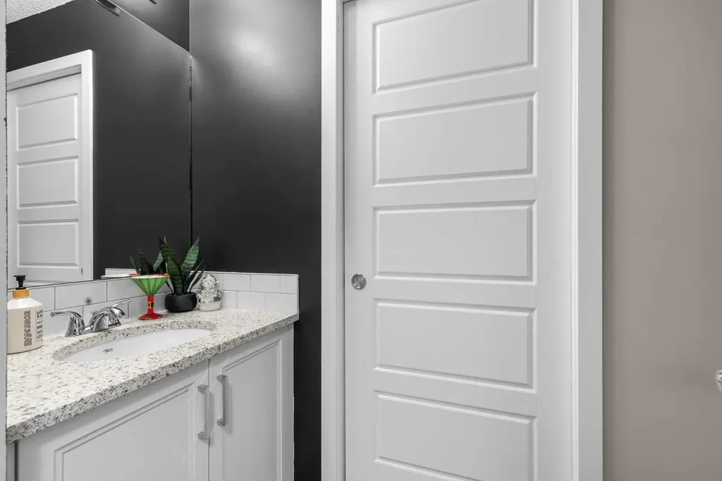 250 Fireside View Cochrane AB T4C2M2