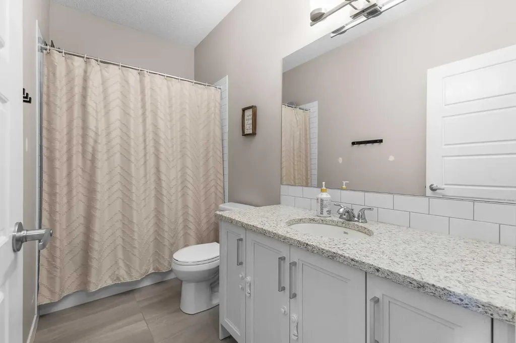 250 Fireside View Cochrane AB T4C2M2