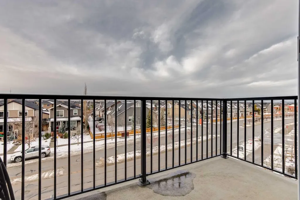 250 Fireside View Cochrane AB T4C2M2