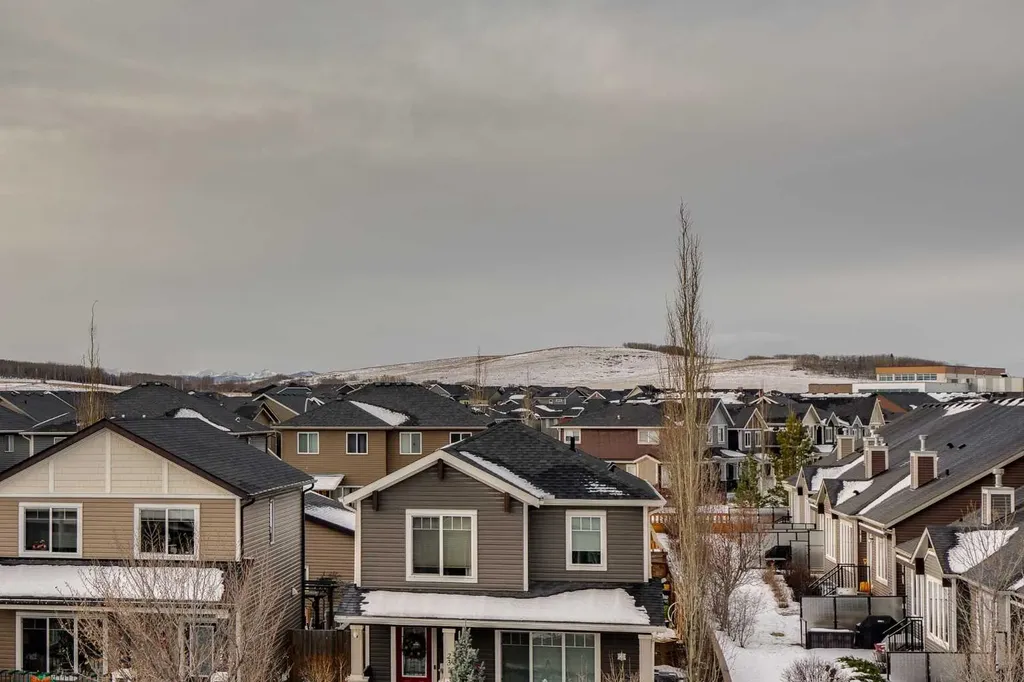250 Fireside View Cochrane AB T4C2M2