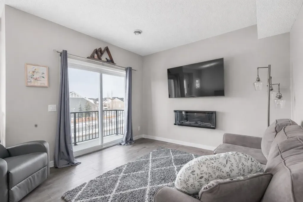 250 Fireside View Cochrane AB T4C2M2