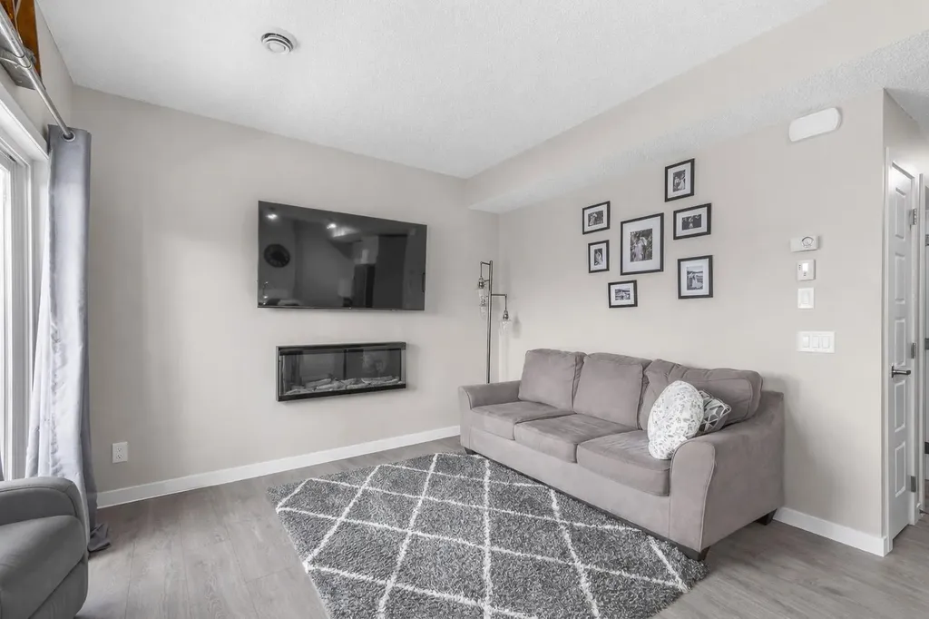 250 Fireside View Cochrane AB T4C2M2