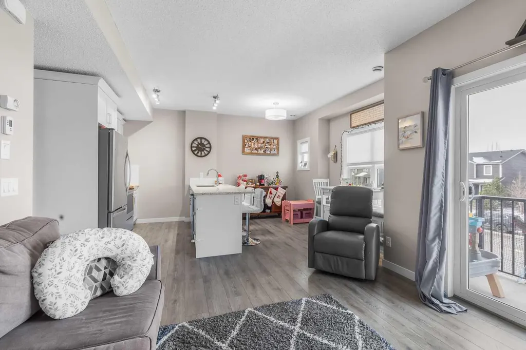 250 Fireside View Cochrane AB T4C2M2