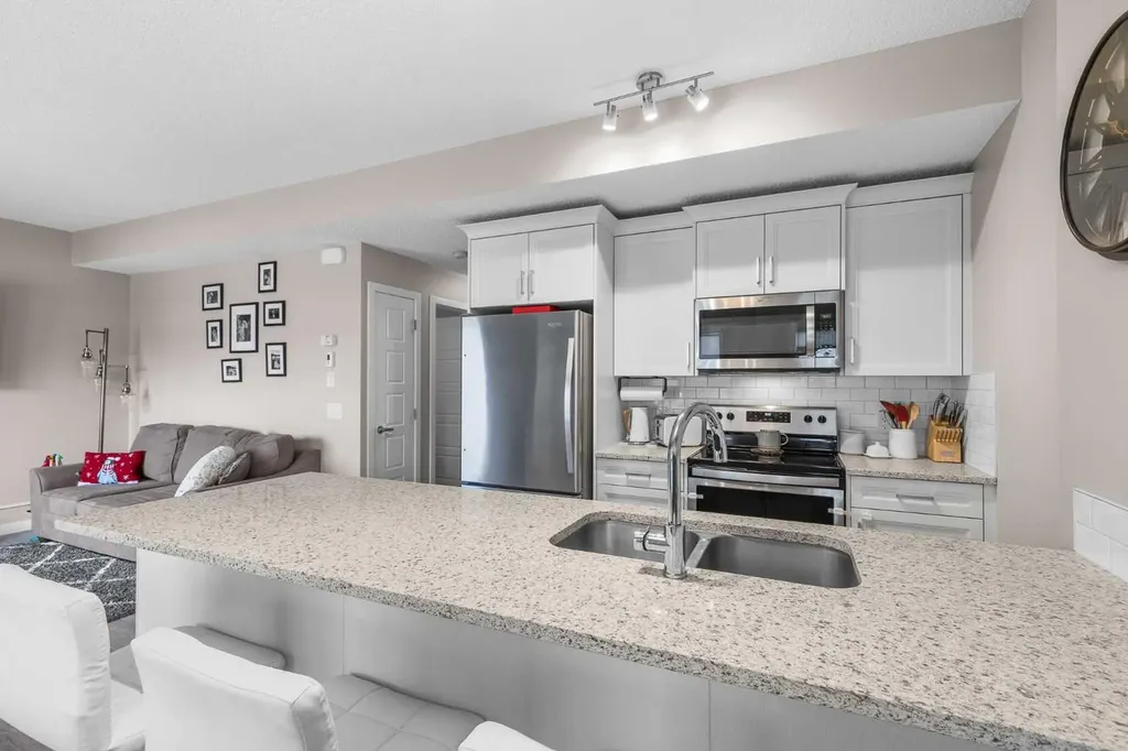 250 Fireside View Cochrane AB T4C2M2