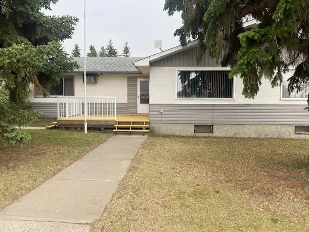 5325 53 Avenue Bashaw AB T0B 0H0