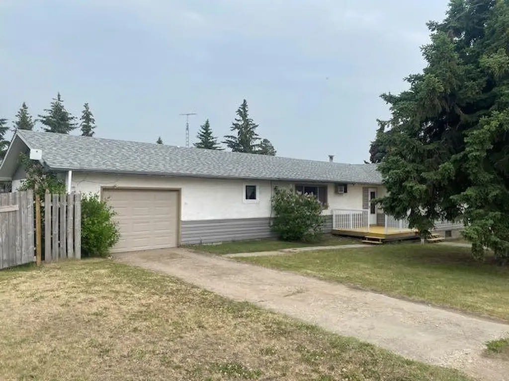 5325 53 Avenue Bashaw AB T0B 0H0