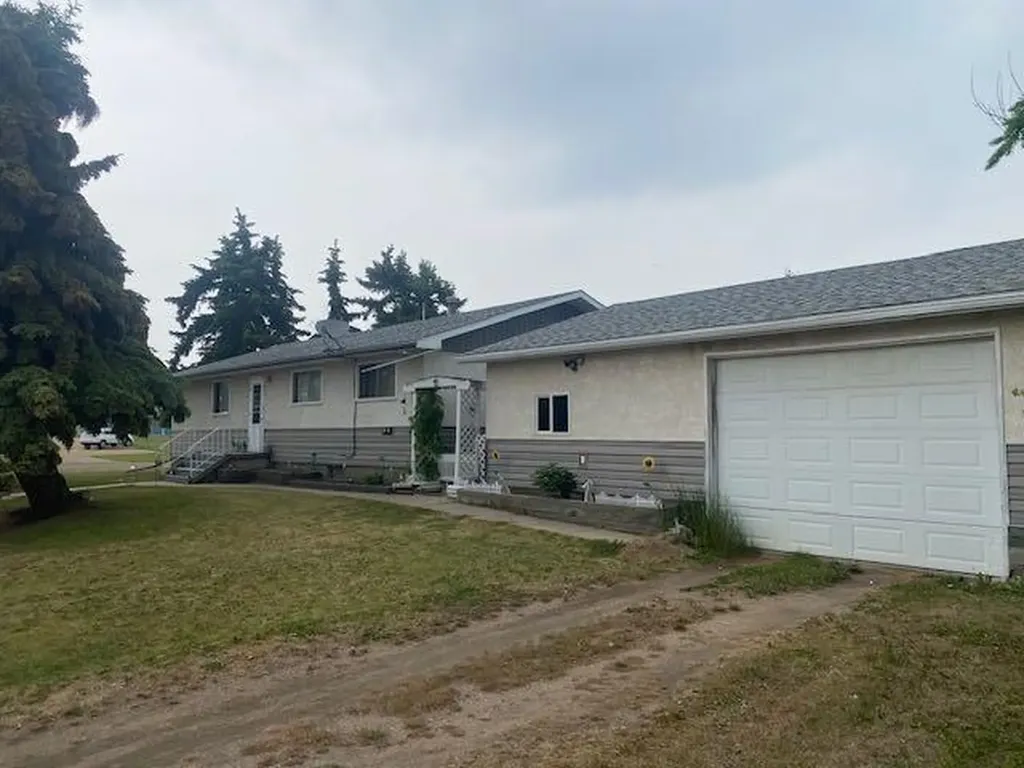 5325 53 Avenue Bashaw AB T0B 0H0