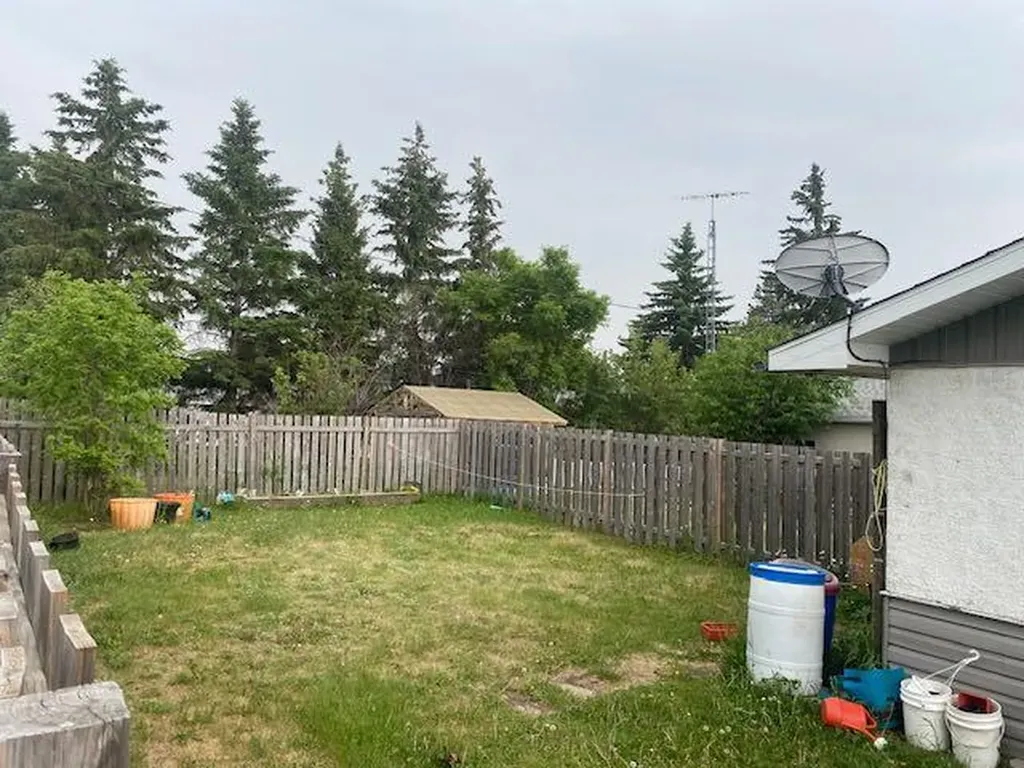 5325 53 Avenue Bashaw AB T0B 0H0