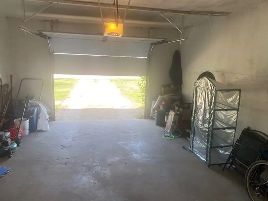 5325 53 Avenue Bashaw AB T0B 0H0