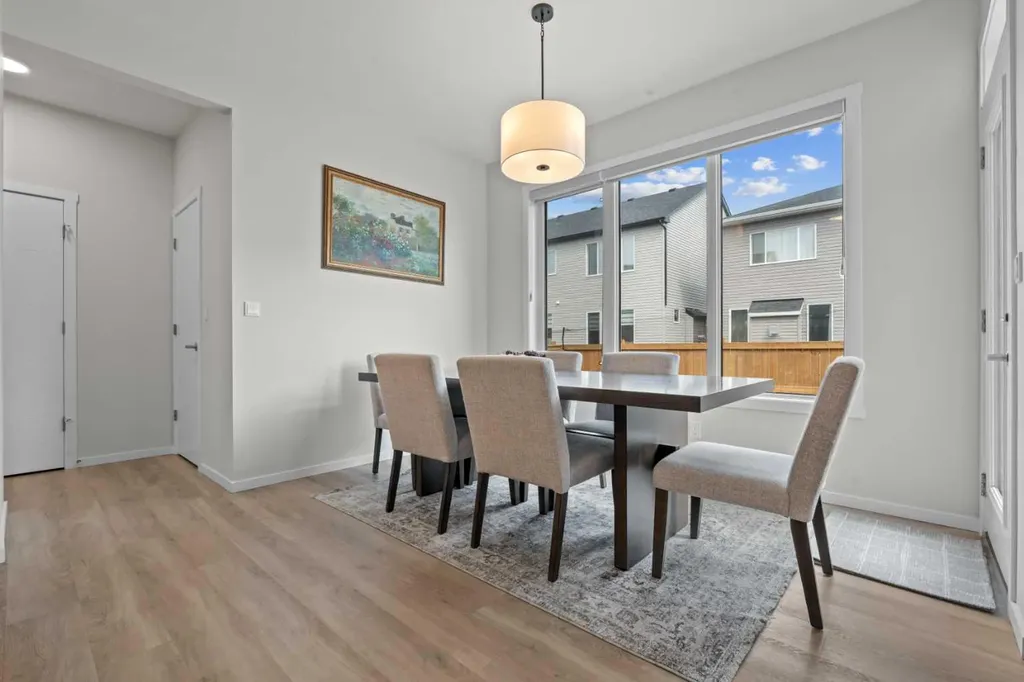 12 Southwinds Common SW Airdrie AB T4B 5T9