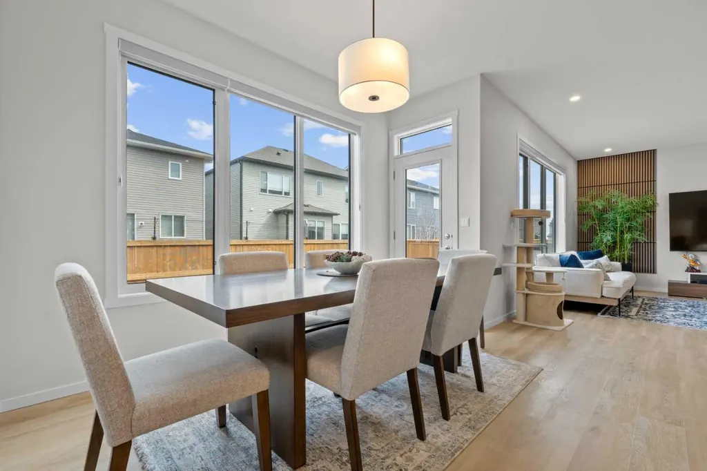 12 Southwinds Common SW Airdrie AB T4B 5T9