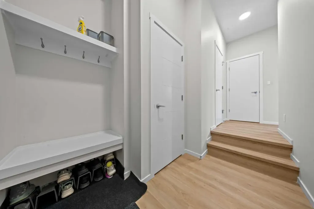 12 Southwinds Common SW Airdrie AB T4B 5T9