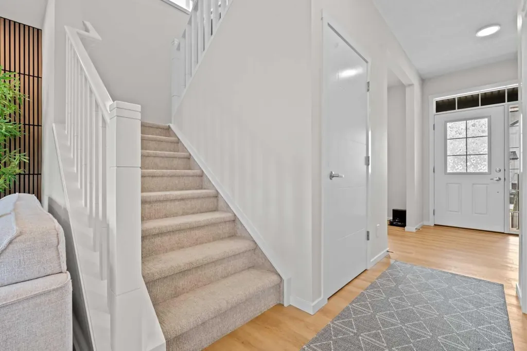 12 Southwinds Common SW Airdrie AB T4B 5T9