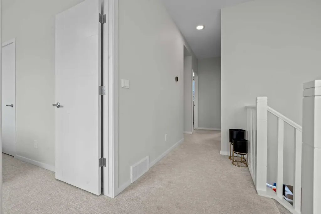 12 Southwinds Common SW Airdrie AB T4B 5T9