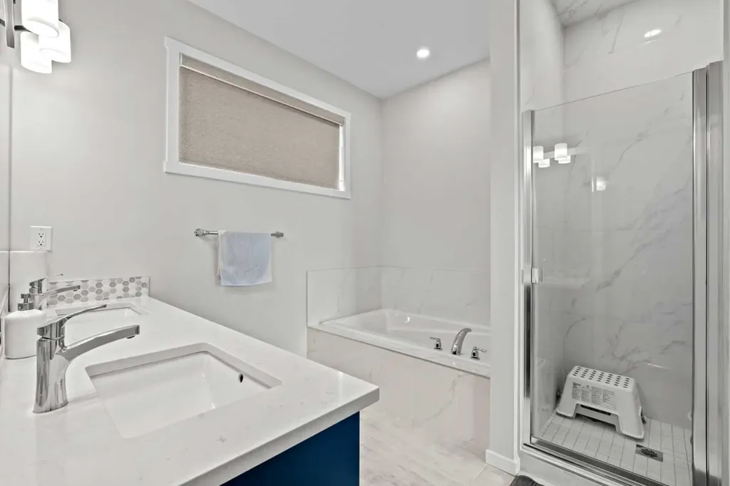12 Southwinds Common SW Airdrie AB T4B 5T9