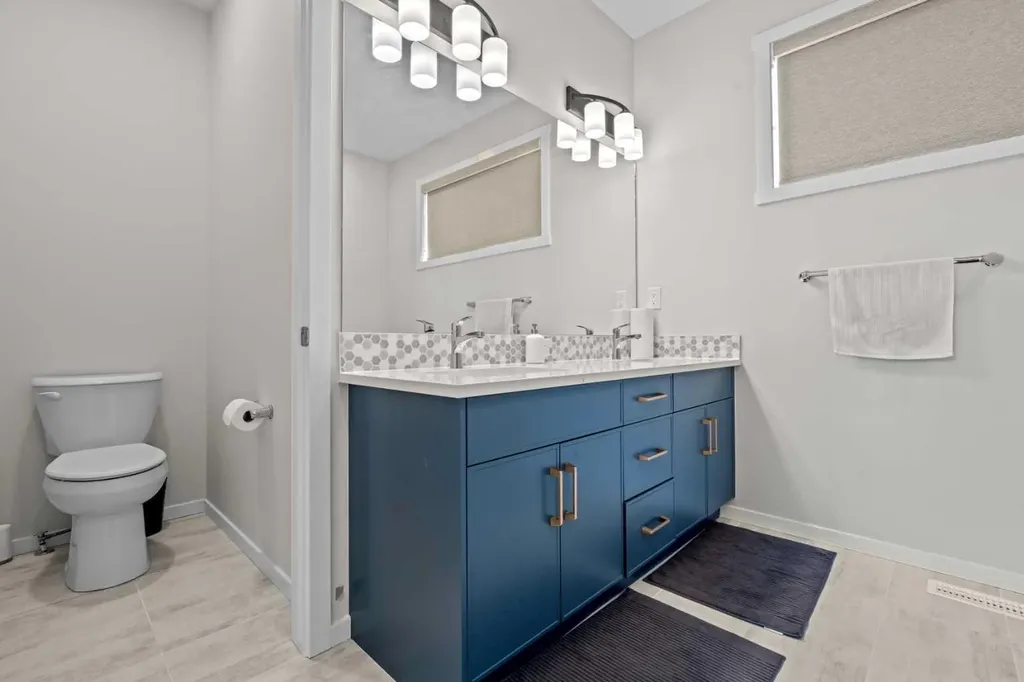 12 Southwinds Common SW Airdrie AB T4B 5T9
