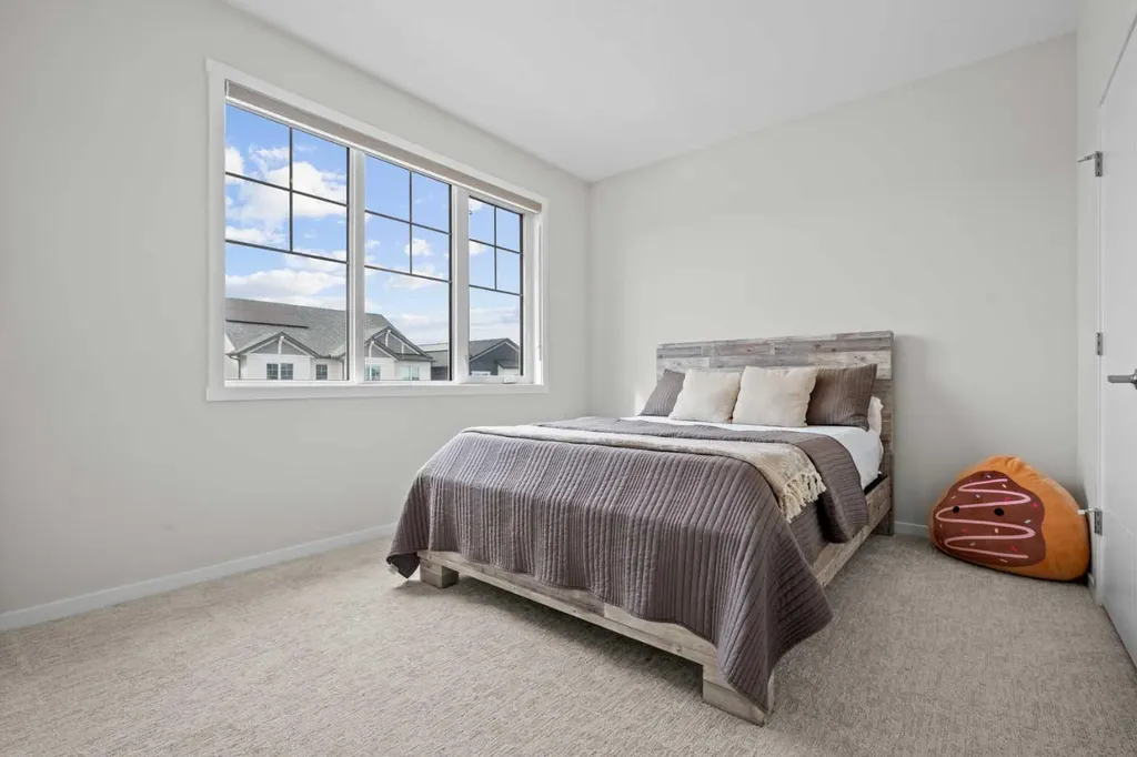 12 Southwinds Common SW Airdrie AB T4B 5T9