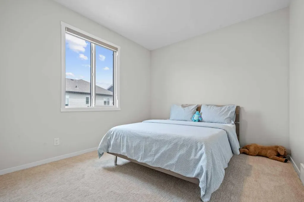 12 Southwinds Common SW Airdrie AB T4B 5T9