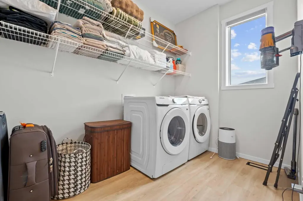 12 Southwinds Common SW Airdrie AB T4B 5T9