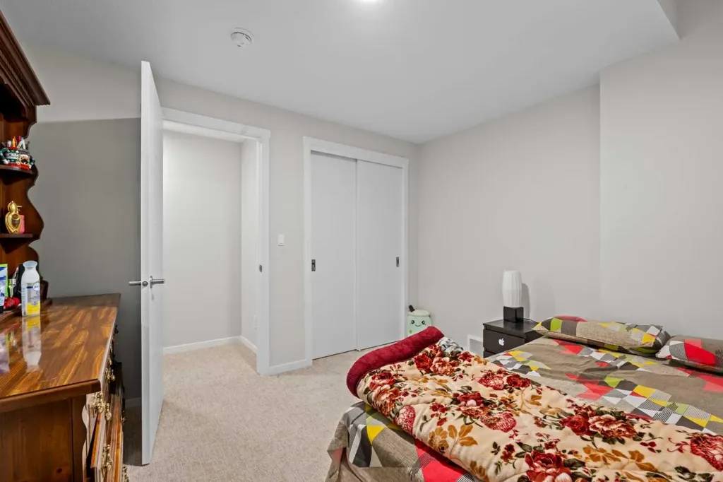12 Southwinds Common SW Airdrie AB T4B 5T9