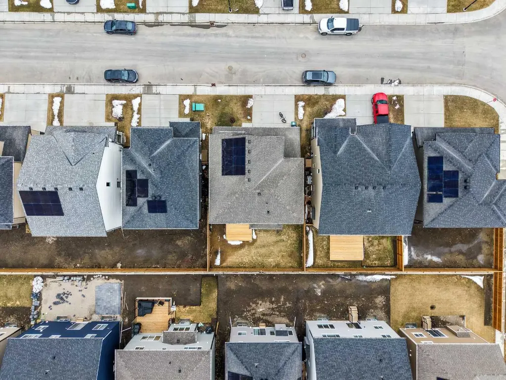 12 Southwinds Common SW Airdrie AB T4B 5T9