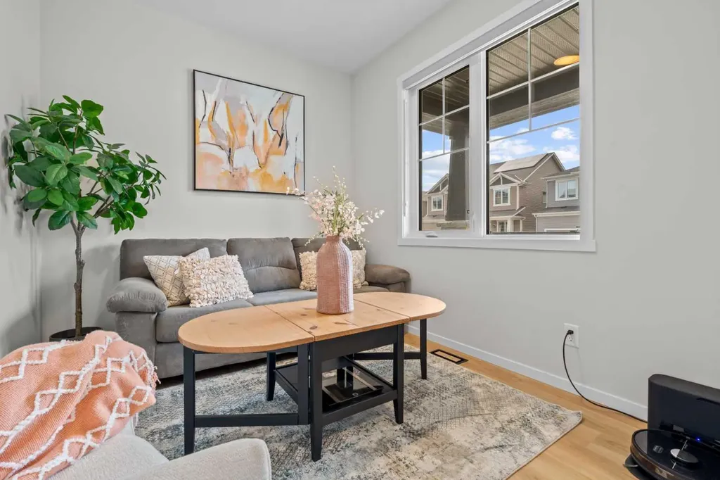 12 Southwinds Common SW Airdrie AB T4B 5T9