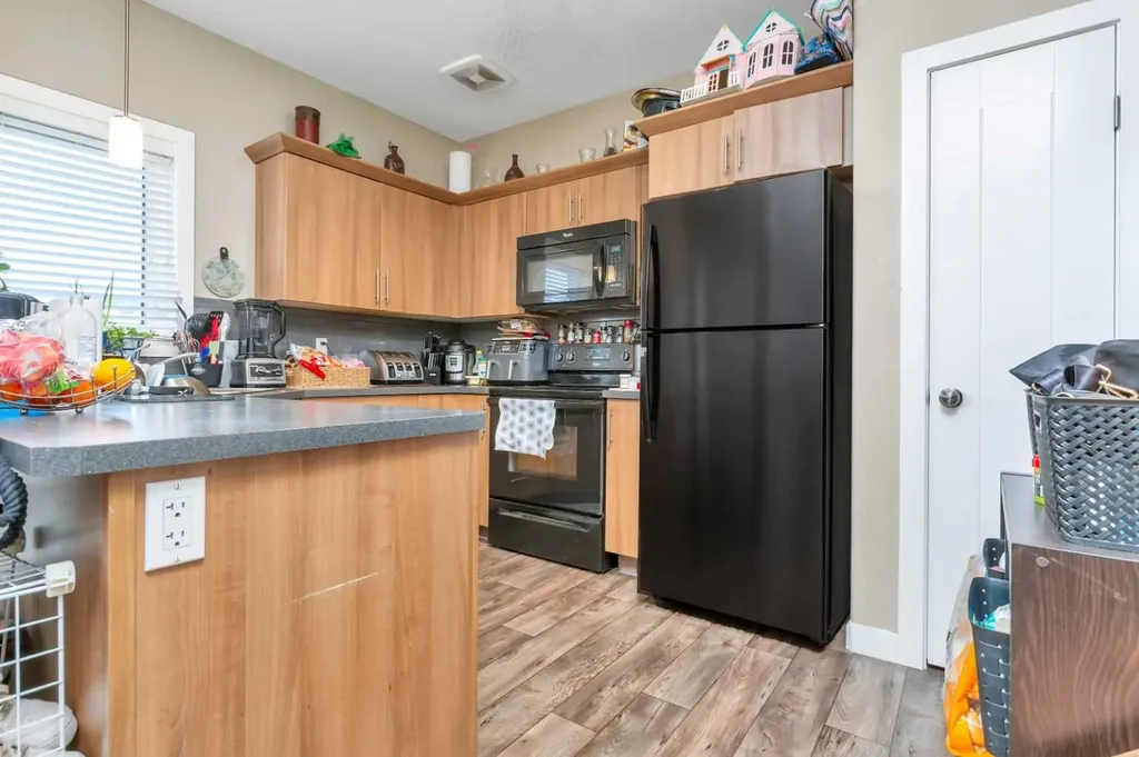 17 Crestview Boulevard Sylvan Lake AB T4S 0N4