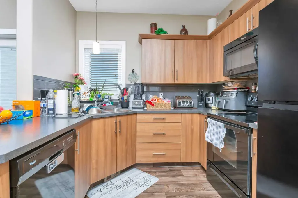 17 Crestview Boulevard Sylvan Lake AB T4S 0N4
