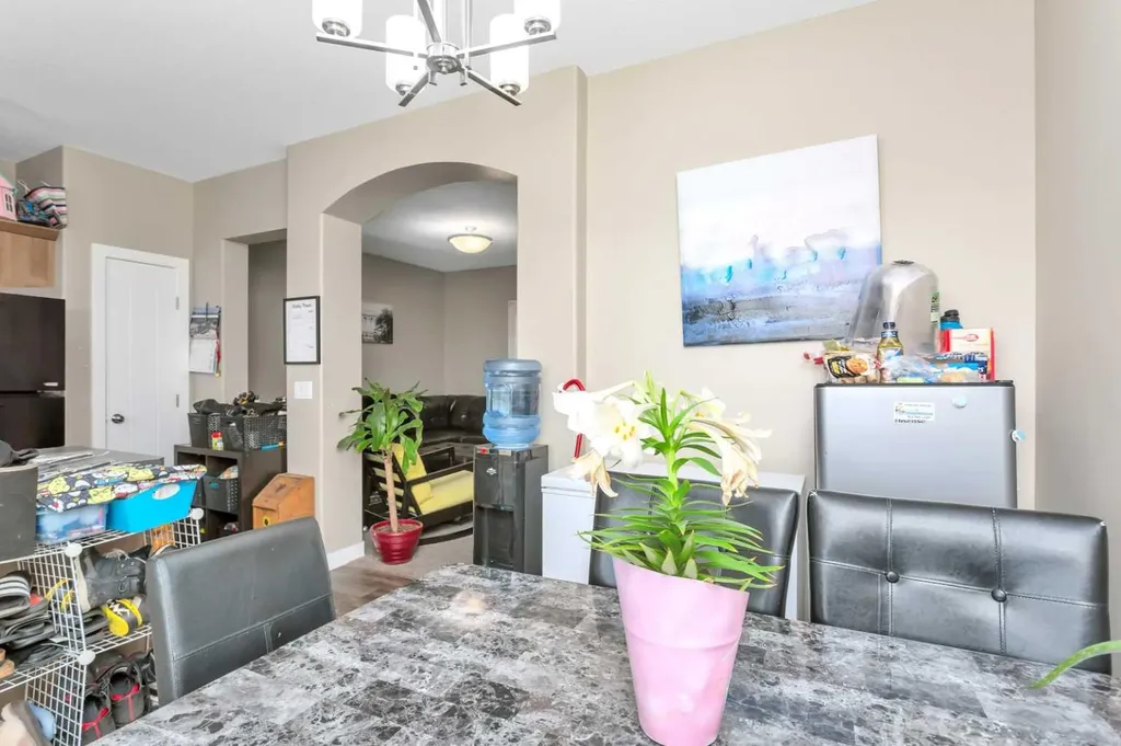 17 Crestview Boulevard Sylvan Lake AB T4S 0N4
