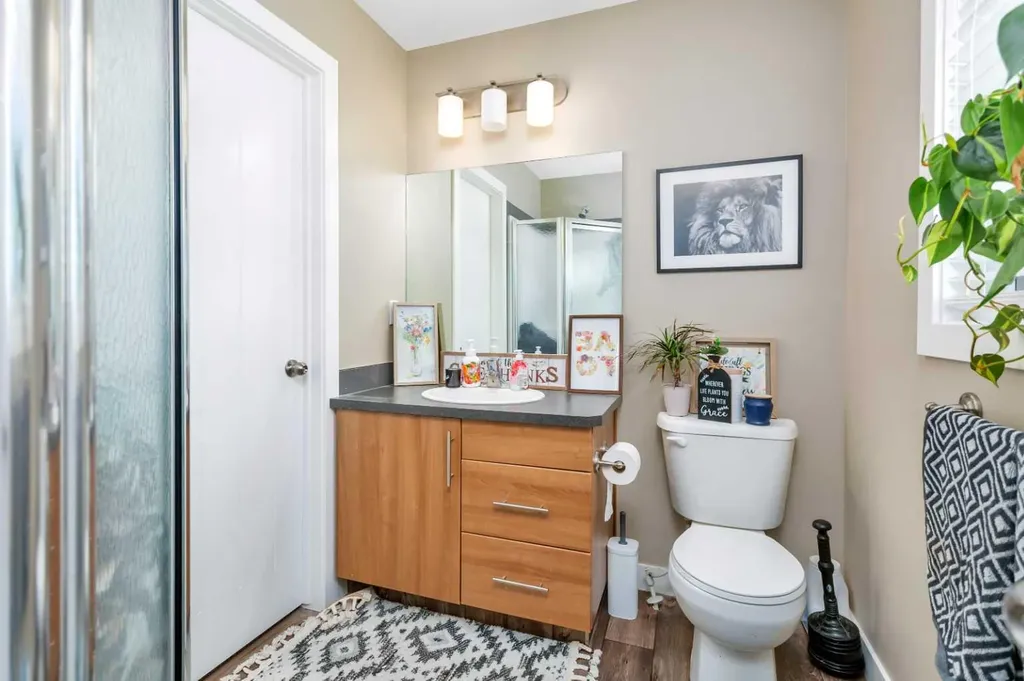 17 Crestview Boulevard Sylvan Lake AB T4S 0N4