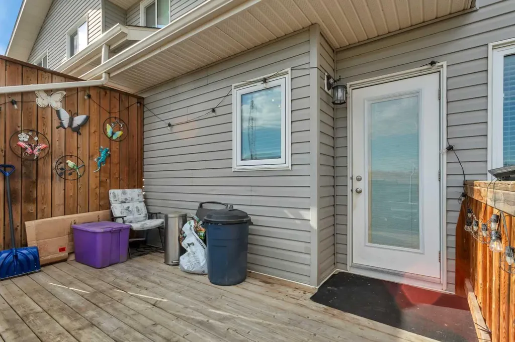 17 Crestview Boulevard Sylvan Lake AB T4S 0N4