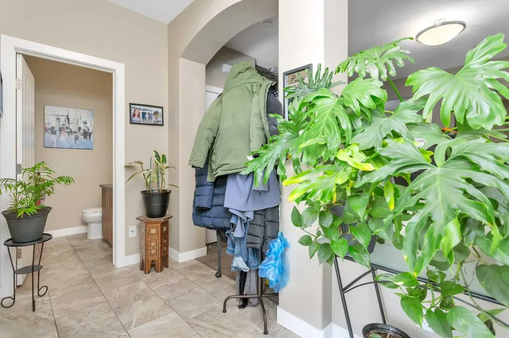 17 Crestview Boulevard Sylvan Lake AB T4S 0N4