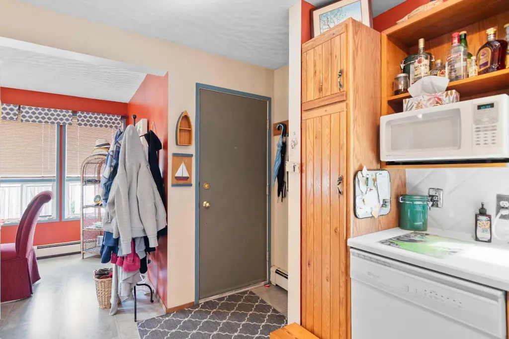 5014 43 Street Sylvan Lake AB T4S1C1