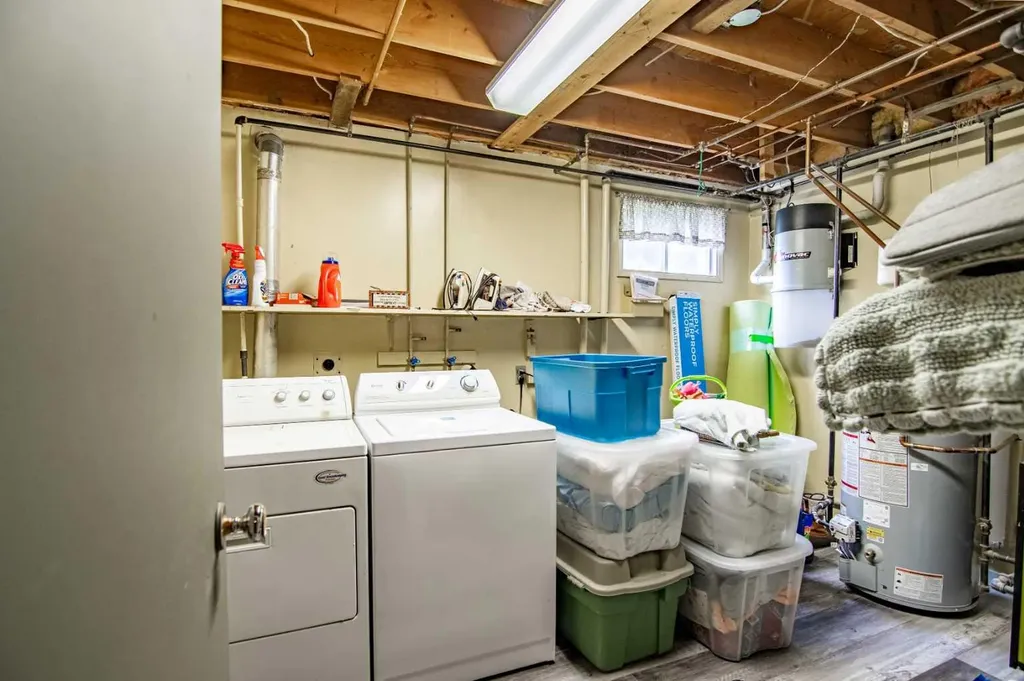 5014 43 Street Sylvan Lake AB T4S1C1