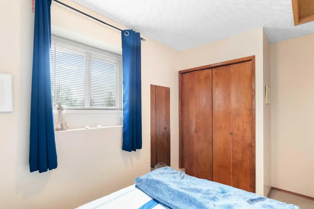 5014 43 Street Sylvan Lake AB T4S1C1