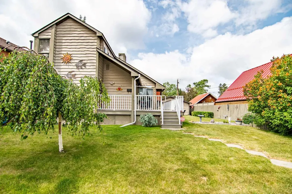 5014 43 Street Sylvan Lake AB T4S1C1