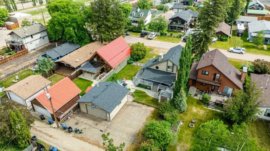 5014 43 Street Sylvan Lake AB T4S1C1