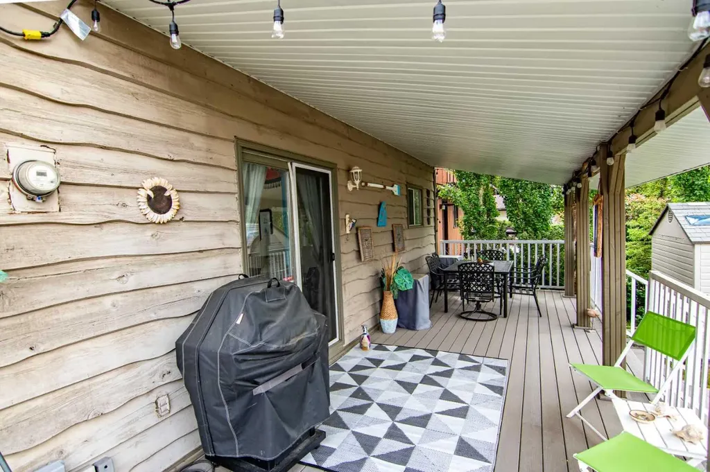 5014 43 Street Sylvan Lake AB T4S1C1
