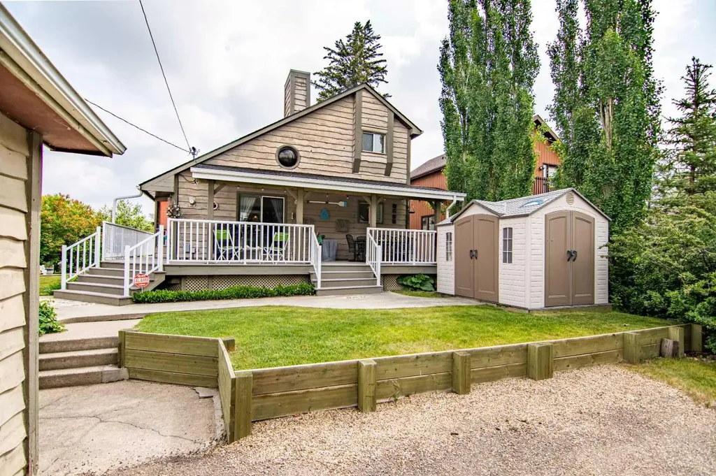 5014 43 Street Sylvan Lake AB T4S1C1