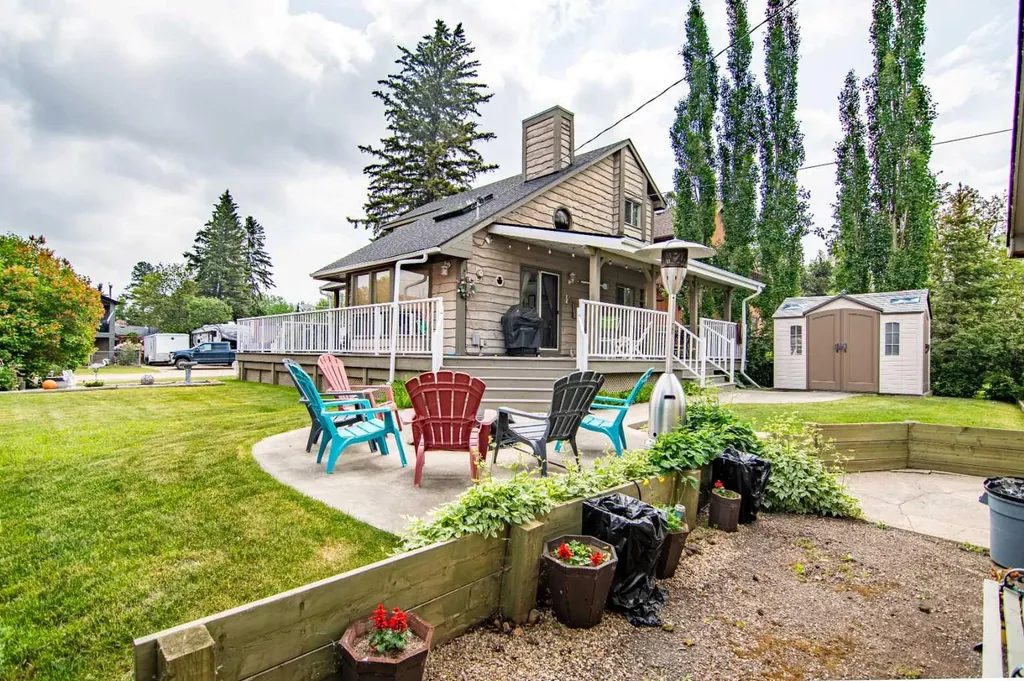 5014 43 Street Sylvan Lake AB T4S1C1