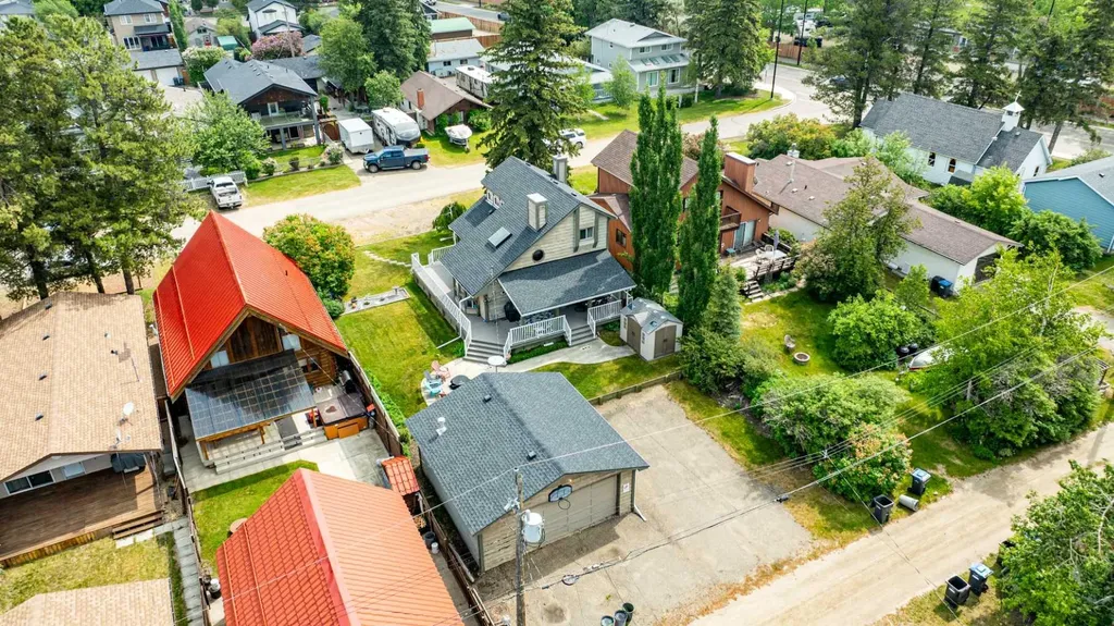 5014 43 Street Sylvan Lake AB T4S1C1