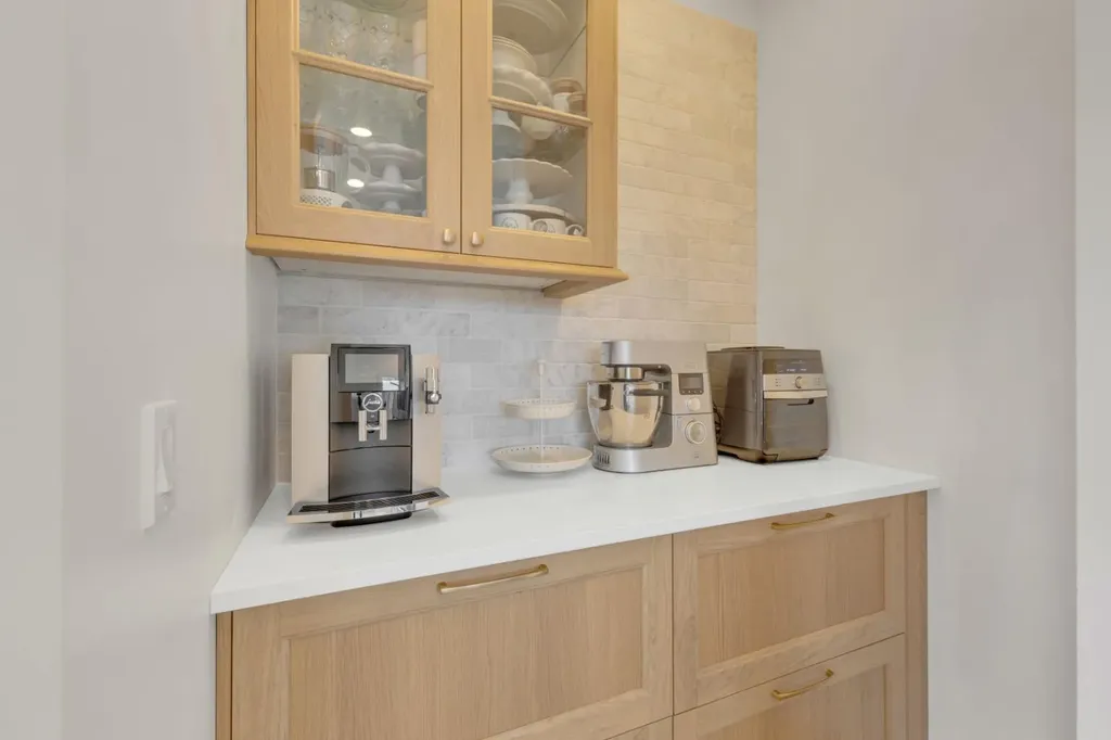 8 Holbrook Place Sylvan Lake AB T4S 2P2