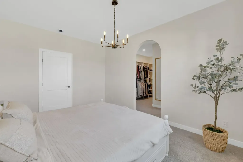 8 Holbrook Place Sylvan Lake AB T4S 2P2