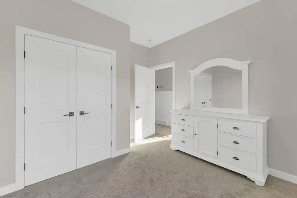 8 Holbrook Place Sylvan Lake AB T4S 2P2